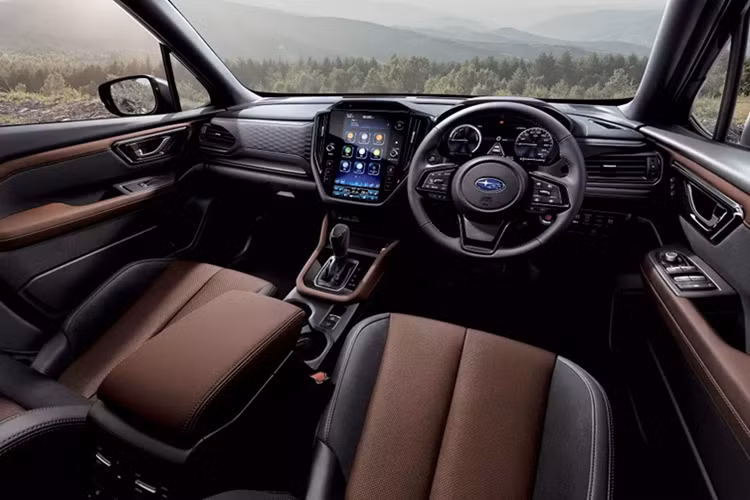 Động cơ kết hợp với mô-tơ điện do Toyota cung cấp, sản sinh công suất tối đa 119,6 mã lực và mô-men xoắn cực đại 270 Nm. Hệ truyền động hybrid này tạo ra tổng công suất 197 mã lực.