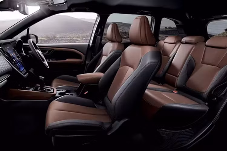 Theo tiêu chuẩn WLTP tại châu Âu, Subaru Forester 2025 tiêu thụ lượng nhiên liệu trung bình 13,6 km/lít (khoảng 7,3 lít/100 km) với phiên bản máy xăng và 18,8 km/lít (5,3 lít/100 km) với phiên bản hybrid. Khác với hệ thống hybrid của Toyota, mẫu SUV cỡ C này vẫn sử dụng hệ dẫn động 4 bánh cơ khí thay vì mô-tơ điện nằm trên bánh sau.