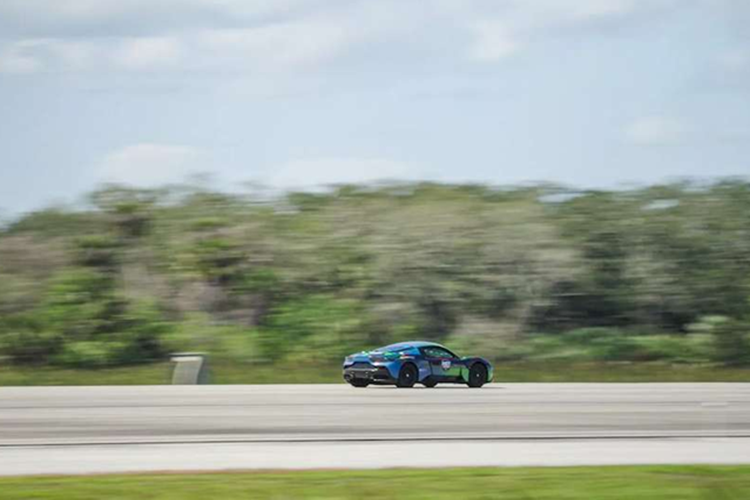 Siêu xe Maserati MC20 tận dụng phần mềm từ nhóm PoliMOVE-MSU, một phần của bộ phận hiệu suất của AIDA (Trí tuệ nhân tạo lái xe tự động từ Politecnico di Milano). Video được ghi lại trong quá trình thử nghiệm cho thấy chiếc Maserati đã xử lý một cách hoàn hảo khi đi theo một đường thẳng trên đường băng và tăng tốc trong suốt quá trình.