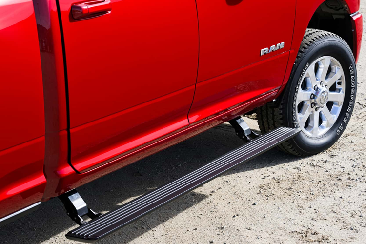 Ngoài ra, chiếc xe bán tải hạng nặng có thể kéo tới 16.606 kg với tỷ số truyền trục sau 3,42 tiết kiệm nhiên liệu hơn.