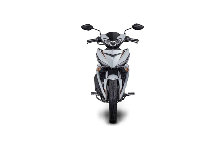 Xe vẫn sử dụng động cơ 150cc SOHC làm mát bằng dung dịch, công suất 15,2 mã lực, mô-men xoắn 13,8Nm. Trang bị đáng chú ý gồm đèn pha LED, đồng hồ LCD, phanh đĩa cả hai bánh và giảm xóc monoshock phía sau.