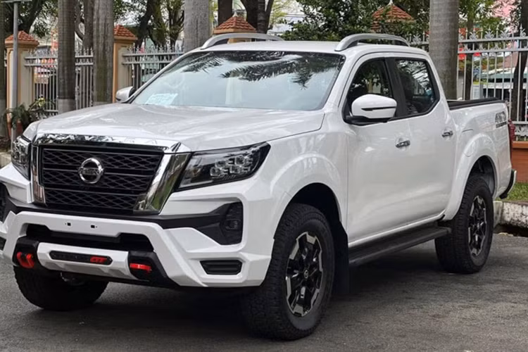 Ban tai Nissan Navara tai Viet Nam giam 