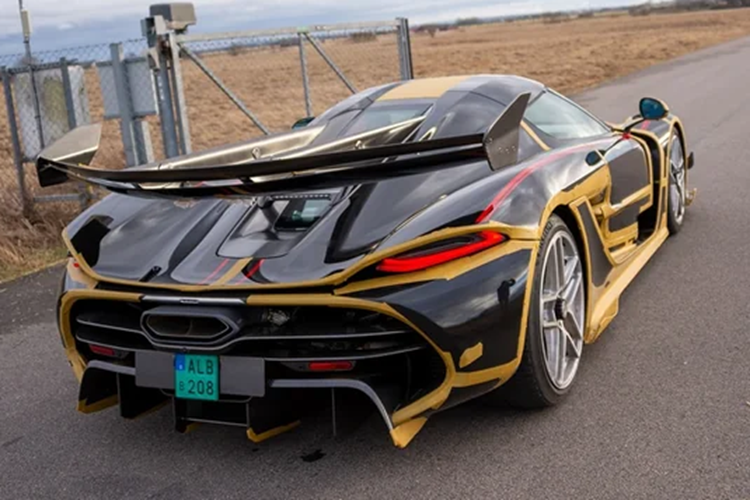 Các đại gia mua xe Koenigsegg Jesko chính hãng phải bắt đầu từ mức giá bán 2,8 triệu đô la chưa có tùy chọn, nếu khách hàng chọn đầy đủ cấu hình cho Koenigsegg Jesko, mức giá đắt nhất phải bỏ ra có thể trên 3,5 triệu đô la.