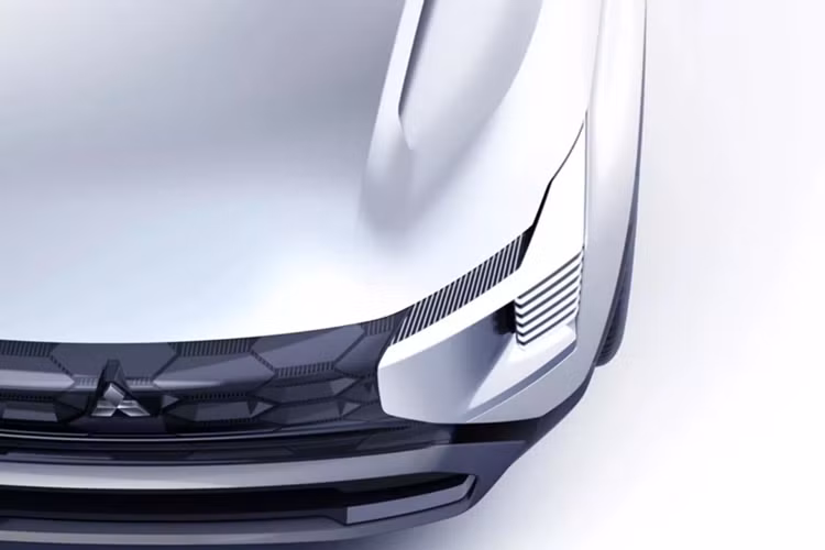 Tuy nhiên, phiên bản DST Concept từng được giới thiệu với hệ dẫn động cầu trước (FWD) và đi kèm 5 chế độ lái, gồm: Normal (thông thường), Wet (đường trơn), Mud (bùn đất), Gravel (sỏi đá) và Tarmac (đường nhựa).