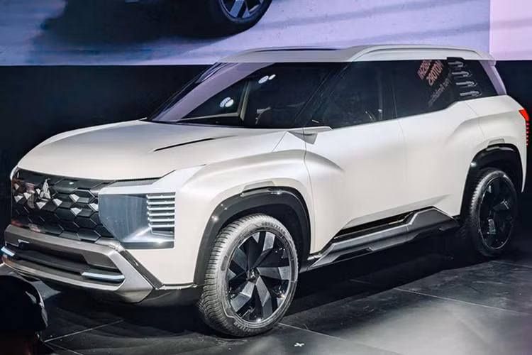 Mitsubishi Xforce 7 cho moi sap mo ban tai Viet Nam?