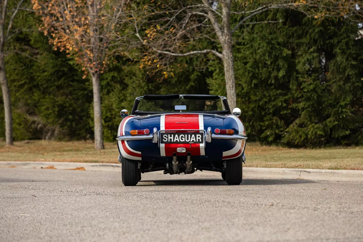 Chính vì vậy, chiếc xe này vẫn mang trên mình một sức hút ấn tượng cùng cảm giác hiệu năng khác biệt và chắc hẳn sẽ là một món đồ sưu tập được nhiều người mê xe săn đón.