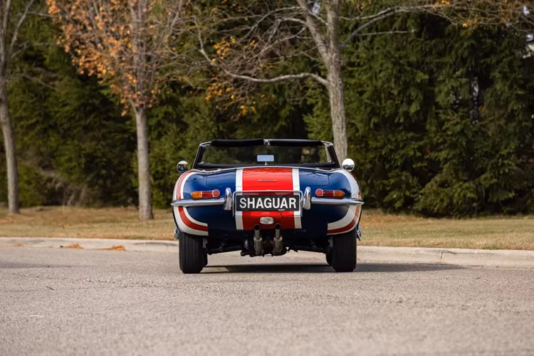 Chính vì vậy, chiếc xe này vẫn mang trên mình một sức hút ấn tượng cùng cảm giác hiệu năng khác biệt và chắc hẳn sẽ là một món đồ sưu tập được nhiều người mê xe săn đón.