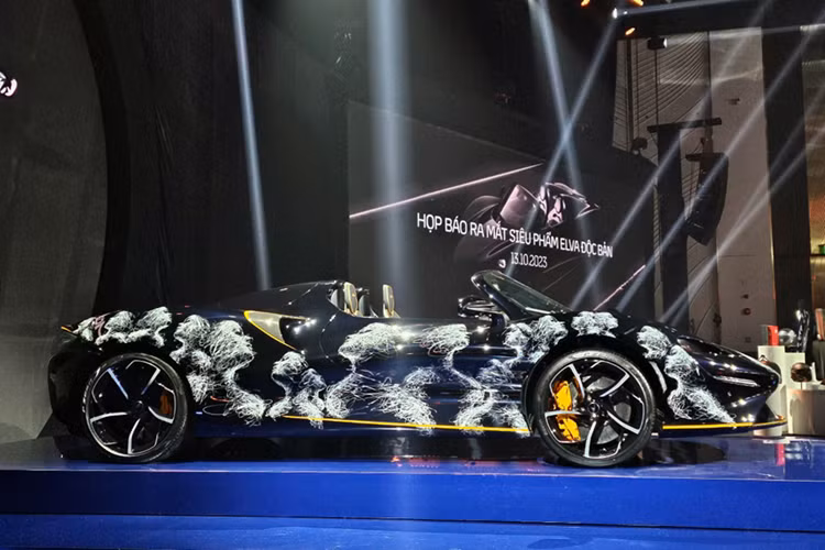 Siêu phẩm Elva được mệnh danh là 4 không của McLaren có thể tăng tốc từ vị trí xuất phát lên 100 km/h trong thời gian chưa đầy 3 giây. Hiện tại ở Việt Nam mới chỉ có duy nhất 1 chiếc McLaren Elva và Minh Nhựa hiện đang là chủ sở hữu.