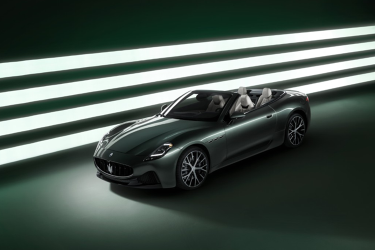 Maserati GranCabrio tieu chuan manh 490 ma luc, tu 4,58 ty dong