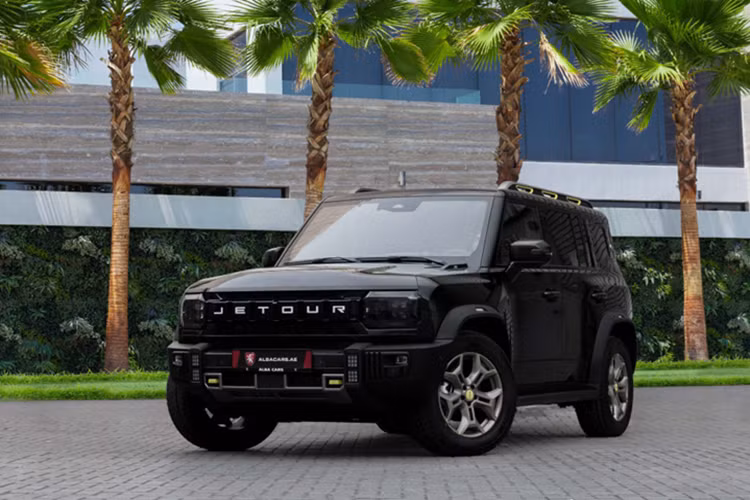 Mặc dù thương hiệu ôtô Jetour của Trung Quốc này đang được so sánh với Tank, nhưng có vẻ như nó sẽ chỉ bao gồm các loại xe năng lượng mới – Tank bán hỗn hợp các mẫu xe ICE và PHEV.