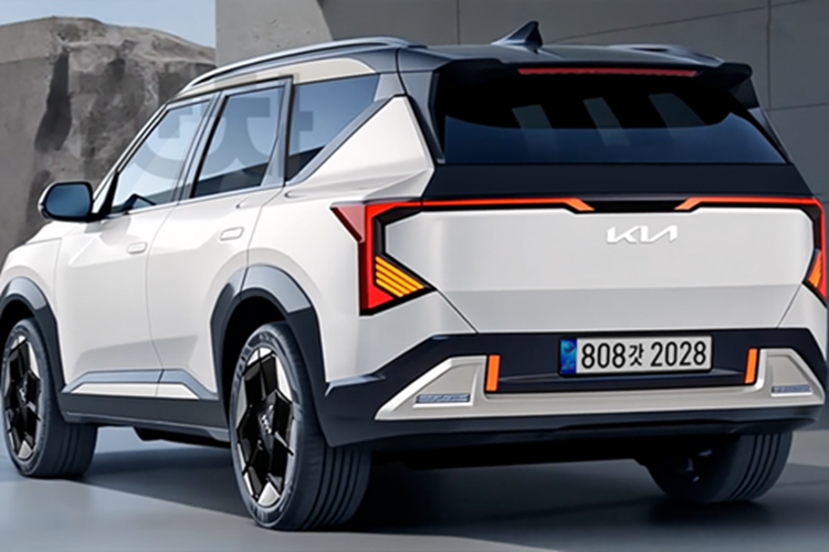 Những hình ảnh thử nghiệm trước đó còn cho thấy, Kia Seltos mới có thiết kế vuông vức, hầm hố hơn. Cả phần đầu, thân và đuôi xe đều được tái thiết kế hoàn toàn, đi kèm hệ thống đèn chiếu sáng hiện đại.