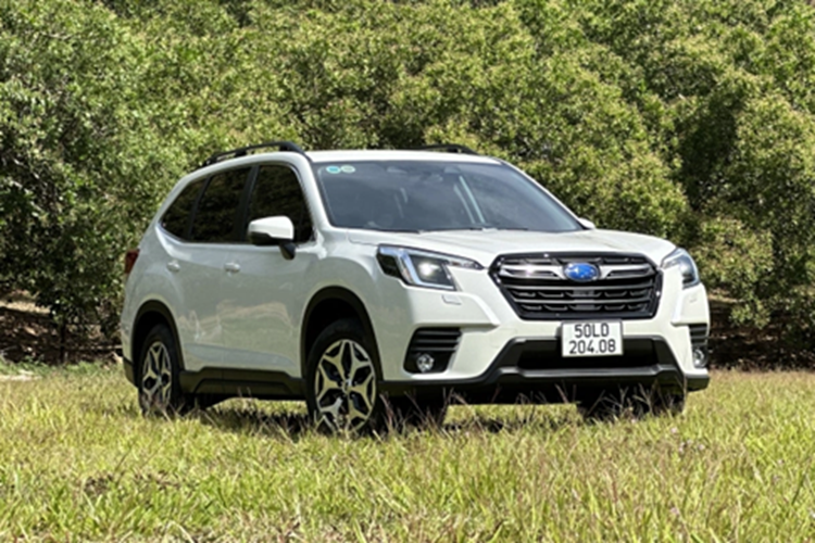 Trong khi đó, gói trợ lái nâng cao EyeSight 4.0 bao gồm những tính năng an toàn chủ động như phanh tự động phòng tránh va chạm, đánh lái khẩn cấp tự động, kiểm soát hành trình thích ứng, định tâm làn đường và hỗ trợ giữ làn đường.