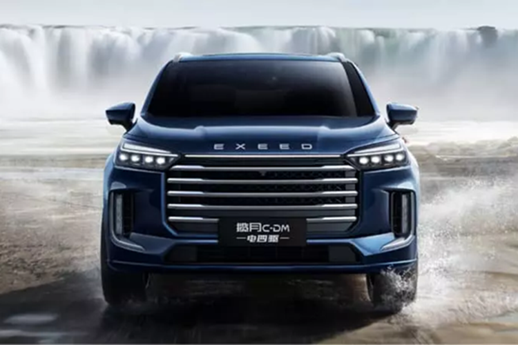 Xe SUV Chery Exeed VX C-DM đã ra mắt quốc tế tại Ả Rập Xê Út vào ngày 23/2 vừa qua. Cùng thời điểm đó, mẫu SUV này đã bắt đầu được bán trước tại Trung Quốc dưới tên gọi Exeed Lanyue C-DM. Mẫu xe này sẽ sớm có mặt tại Trung Quốc để tăng cường doanh số bán xe của Chery Group.