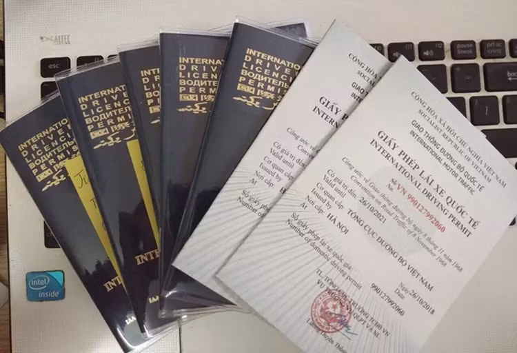 Dung cap bang lai xe quoc te online den thang 6/2025