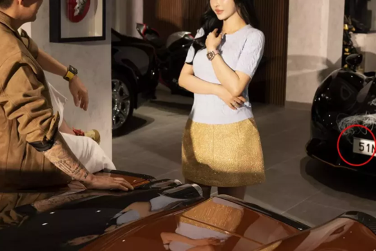 Như vậy là ở Việt Nam dù có gần 10 chiếc xe hypecar và megacar nhưng chỉ có 4 xe ra biển trắng đó là Bugatti Veyron của ông Đặng Lê Nguyên Vũ, Pagani Huayra và McLaren Elva của Minh Nhựa, cũng như siêu phẩm Koenigsegg CCX của đại gia Hải Phòng.