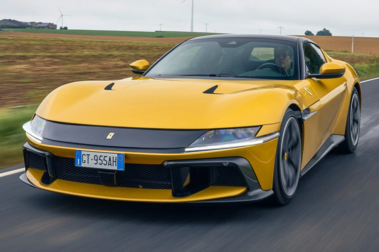 Ferrari 12Cilindri: Thay thế cho 812 Superfast, siêu xe đầu bảng của Ferrari vẫn sử dụng động cơ V12 hút khí tự nhiên mạnh 830 mã lực. Thiết kế của 12Cilindri mang phong cách hoài cổ của mẫu 365 GTB/4 Daytona.