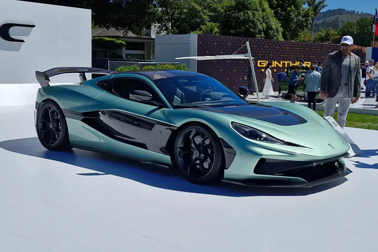 Rimac Nevera R: Phiên bản hiệu năng cao Rimac Nevera R sở hữu thiết kế đậm chất khí động học, với cơ cấu vận hành thuần điện mạnh 2.017 mã lực. Chỉ có 40 chiếc được sản xuất với giá từ 2,53 triệu USD.