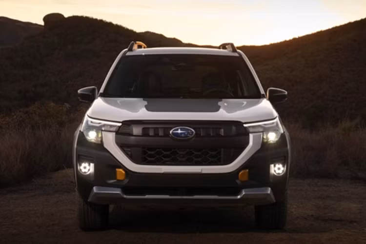 Động cơ đi kèm với hộp số CVT Lineartronic, hệ dẫn động 4 bánh toàn thời gian đối xứng Subaru Symmetrical, chức năng X-MODE với 2 chế độ Snow/Dirt (tuyết/đường đất) và Deep Snow/Mud (tuyết dày/bùn lầy). Về trang bị an toàn, Subaru Forester Wilderness sở hữu gói công nghệ EyeSight phiên bản mới nhất.