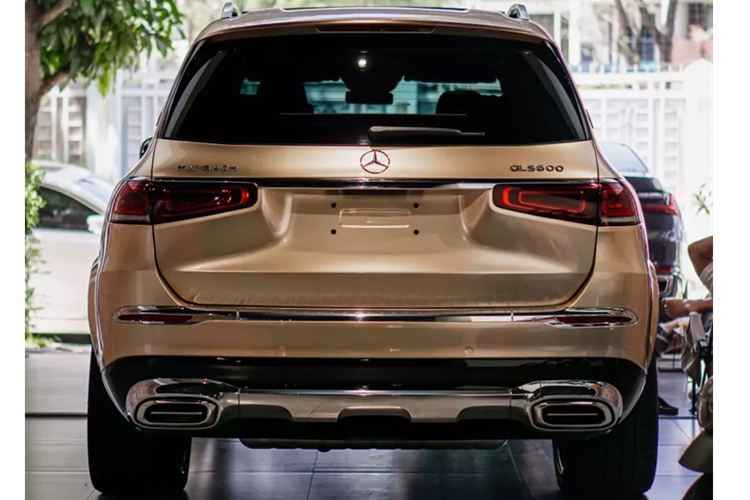 Trái tim này trên chiếc SUV siêu sang Mercedes-Maybach GLS480 4Matic tại Việt Nam này sẽ sản sinh công suất tối đa 367 mã lực tại dải vòng tua 5.500-6.100 vòng/phút và mô-men xoắn cực đại 500 Nm tại dải vòng tua 1.600-4.500 vòng/phút. Sức mạnh được truyền đến 4 bánh xe thông qua hộp số 9 cấp 9G-Tronic.