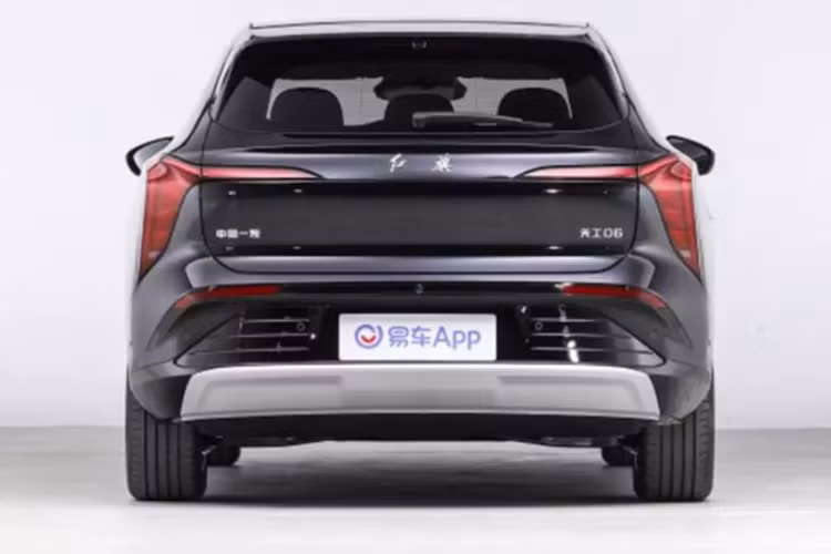 Cả hai đều được kết hợp với pin lithium ba thành phần có dung lượng 98 kWh. RWD có phạm vi CLTC là 780 km và AWD có phạm vi CLTC là 740 km.