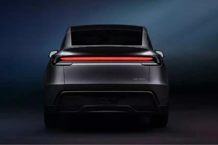 Xe được mở bán tại một số thị trường thuộc khu vực châu Á – Thái Bình Dương với lịch giao hàng bắt đầu từ tháng 4 hoặc 5/2025. Tại Úc, giá xe Tesla Model Y 2025 từ 39.300 USD (997 triệu đồng) cho bản tiêu chuản và bản Long Range AWD có giá 45.500 USD (1,15 tỷ đồng) , tăng lần lượt 4.600 USD và 2.200 USD so với đời trước.