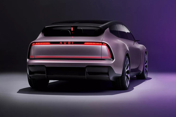 AUDI E5 Sportback tại Trung Quốc dự kiến sẽ chính thức được bán ra vào mùa hè năm nay. Trong 2 năm tới, AUDI sẽ ra mắt thêm hai mẫu xe điện mới khác. Sự ra mắt lần này chỉ là bước khởi đầu trong chiến lược sản phẩm lớn nhất từ trước đến nay của AUDI, mở ra một chương mới đầy táo bạo cho thương hiệu đến từ Đức tại thị trường Trung Quốc.