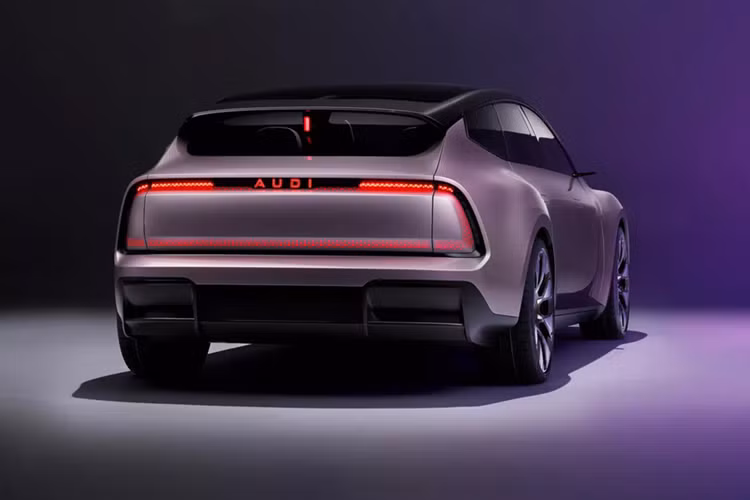 AUDI E5 Sportback tại Trung Quốc dự kiến sẽ chính thức được bán ra vào mùa hè năm nay. Trong 2 năm tới, AUDI sẽ ra mắt thêm hai mẫu xe điện mới khác. Sự ra mắt lần này chỉ là bước khởi đầu trong chiến lược sản phẩm lớn nhất từ trước đến nay của AUDI, mở ra một chương mới đầy táo bạo cho thương hiệu đến từ Đức tại thị trường Trung Quốc.