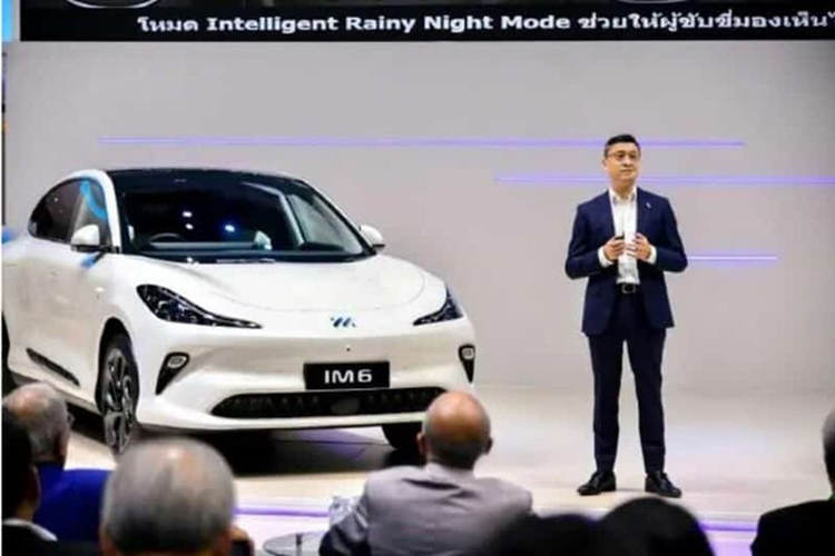 Thông số kích thước của SUV điện MG IM6 lần lượt là 4.910 x 1.988 x 1.669 mm, chiều dài cơ sở đạt 2.960 mm. Hệ số cản của xe là 0,237Cd.