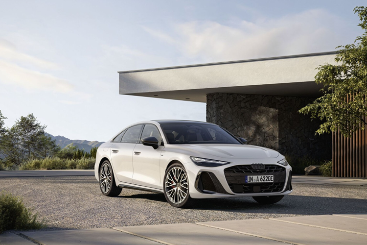 Ở phiên bản 270 kW (362 mã lực) với mô-men xoắn 500 Nm, cả Avant và Sedan có thể tăng tốc từ 0-100 km/h trong 5,3 giây. Với công suất 220 kW (295 mã lực) và mô-men xoắn 450 Nm, khả năng tăng tốc từ 0-100 km/h trong 6 giây. Tất cả biến thể đều có tốc độ tối đa 250 km/h.