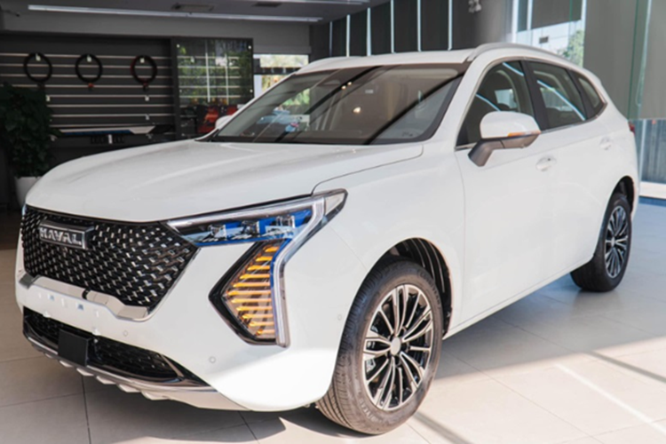 Hiện thông tin này vẫn chưa được phía Haval xác nhận. Thông tin của xe cũng chưa xuất hiện trên website. Trên thực tế, lô xe SUV Haval Jolion đã về đại lý từ tháng 11/2024. Tuy nhiên, không rõ vì lí do gì thời điểm ra mắt xe vẫn luôn bị trì hoãn.