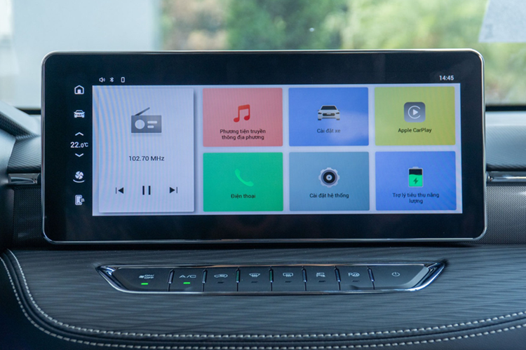 Về nội thất, bên trong khoang cabin của xe có khá nhiều chi tiết tương đồng với Haval H6. Bản Ultra sẽ được trang bị màn hình giải trí loại 12,3 inch, trong khi bản Pro dùng loại 10,25 inch.