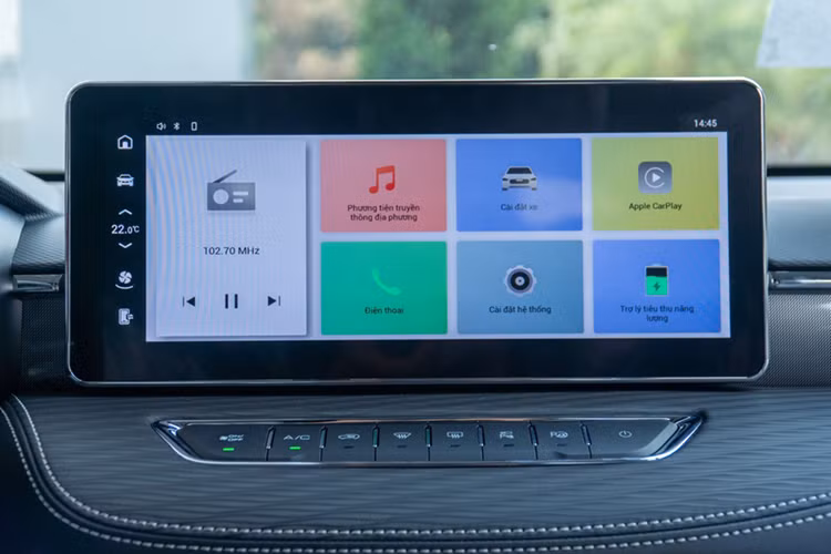 Về nội thất, bên trong khoang cabin của xe có khá nhiều chi tiết tương đồng với Haval H6. Bản Ultra sẽ được trang bị màn hình giải trí loại 12,3 inch, trong khi bản Pro dùng loại 10,25 inch.