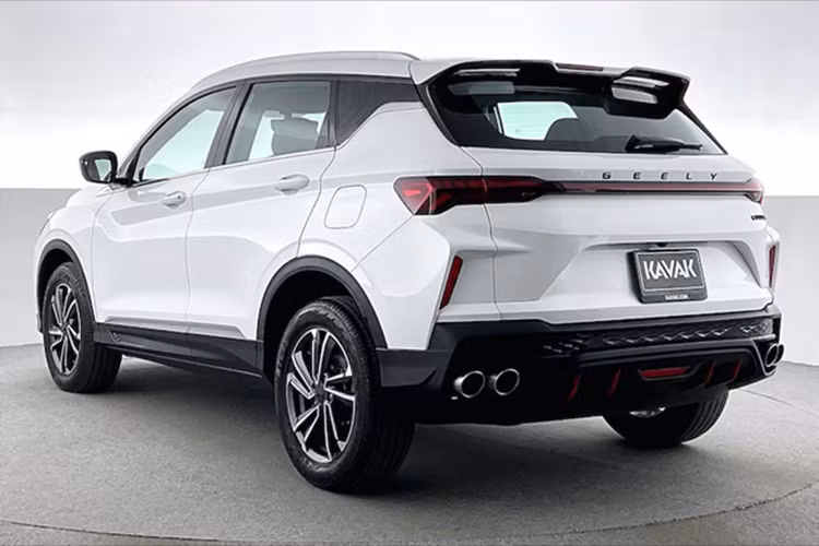 Tại Philippines, mẫu xe SUV Geely Coolray được trang bị động cơ xăng 4 xi-lanh, tăng áp, dung tích 1.5L mới, tạo ra công suất tối đa 172 mã lực và mô-men xoắn cực đại 290 Nm. Động cơ kết hợp với hộp số tự động ly hợp kép 7 cấp và hệ dẫn động cầu trước ở mọi phiên bản.