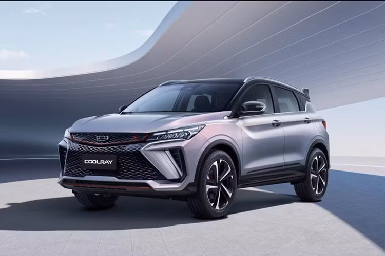 Nhà máy có công suất thiết kế 75.000 xe mỗi năm trong giai đoạn đầu. Không chỉ phân phối xe cho thị trường nội địa mà dự kiến nhà máy này còn xuất khẩu xe ra quốc tế. Geely Coolray sở hữu kích thước tổng thể dài 4.330 mm, rộng 1.800 mm, cao 1.609 mm và chiều dài cơ sở 2.600 mm.