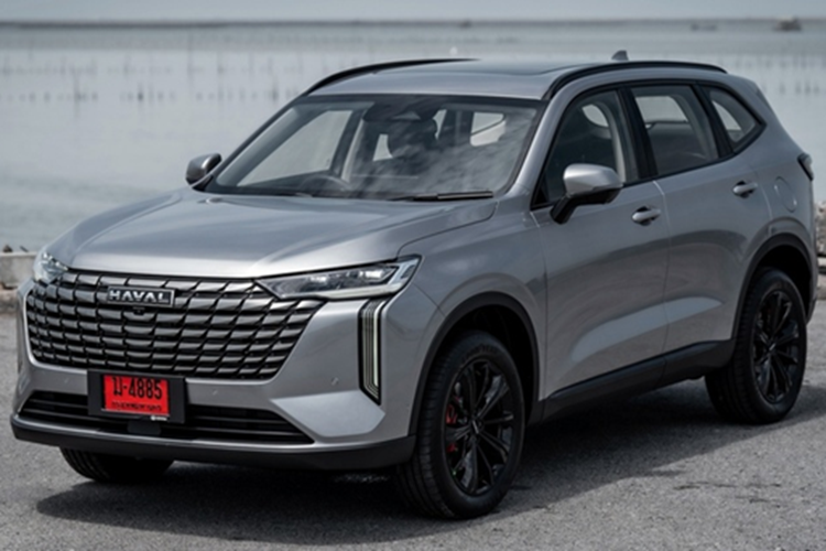 Tuy nhiên, phạm vi chạy thuần điện giảm từ 201 km xuống còn 150 km (theo tiêu chuẩn NEDC). Công suất sạc nhanh DC theo đó cũng giảm từ 48 kW xuống 41 kW, nhưng thời gian sạc 0-80% vẫn duy trì trong khoảng 35 phút. Xe được hỗ trợ sạc AC 6 kW và sử dụng hộp số hybrid chuyên dụng 2 cấp (DHT) của GWM.