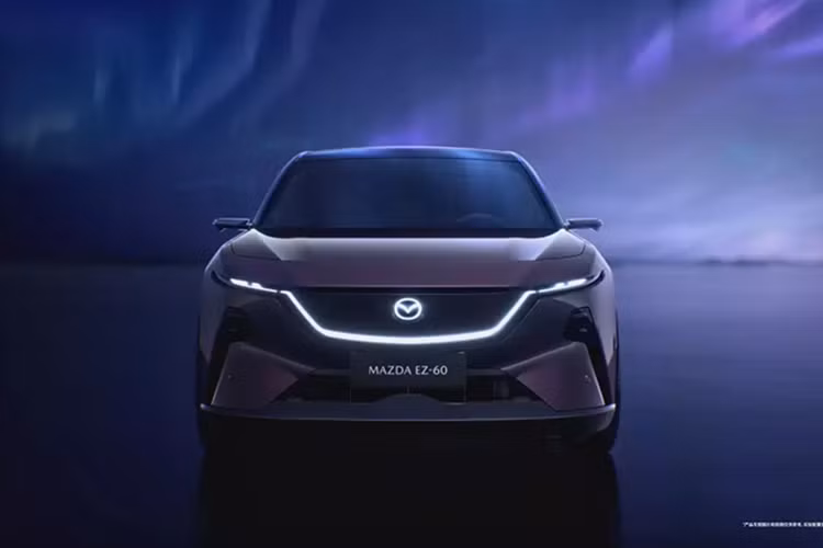 So với Tesla Model Y, tân binh nhà Mazda lớn hơn ở hầu hết các thông số. Mazda EZ-60 cũng có kích thước tương đương Zeekr 7X - một mẫu SUV điện đầy triển vọng của Trung Quốc đang chuẩn bị tiến ra thị trường toàn cầu. Tuy nhiên, điều khiến nhiều người chú ý nhất lại là trọng lượng của mẫu xe này.