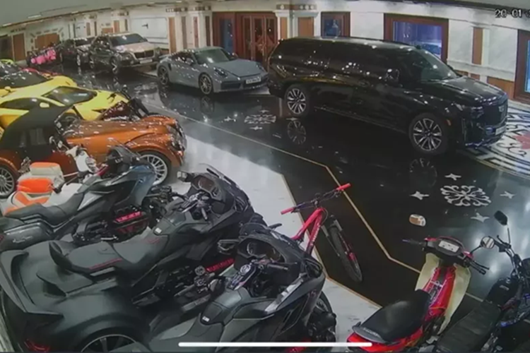 Dòng siêu xe triệu đô Koenigsegg Regera sử dụng hệ dẫn động hybrid với máy xăng V8, Biturbo, dung tích 5.0 lít kết hợp cùng 3 mô-tơ điện cho ra công suất tổng cộng hơn 1.500 mã lực cùng mô-men xoắn cực đại 2.000 Nm.