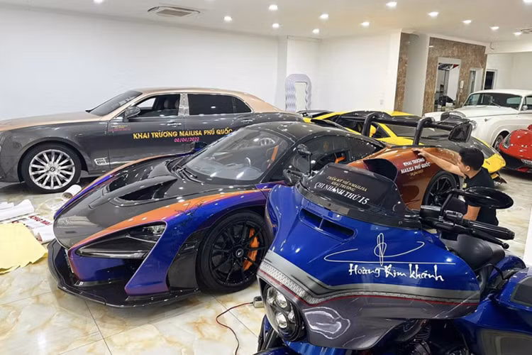 Koenigsegg Regera có khả năng tăng tốc từ vị trí xuất phát lên 100 km/h trong thời gian 2,8 giây trước khi đạt vận tốc tối đa 400 km/h.