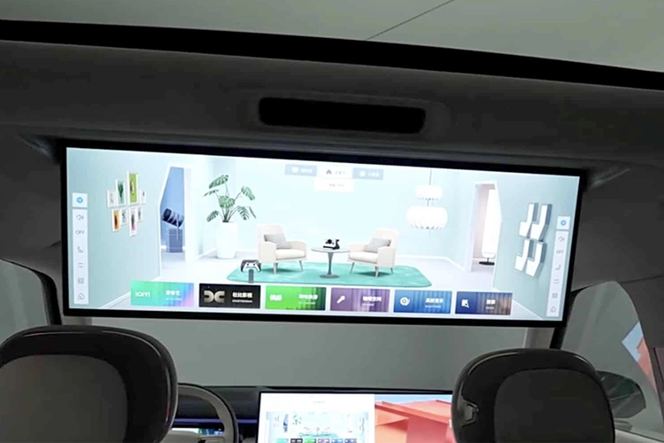 Các phiên bản tiêu chuẩn đi kèm với động cơ đồng bộ nam châm vĩnh cửu kép (trước: 123 kW hoặc 165 mã lực, sau: 230 kW hoặc 308 mã lực) trong khi phiên bản cao cấp nhất đi kèm với ba động cơ đồng bộ nam châm vĩnh cửu (trước: 123 kW, sau kép: 340 kW hoặc 456 mã lực).