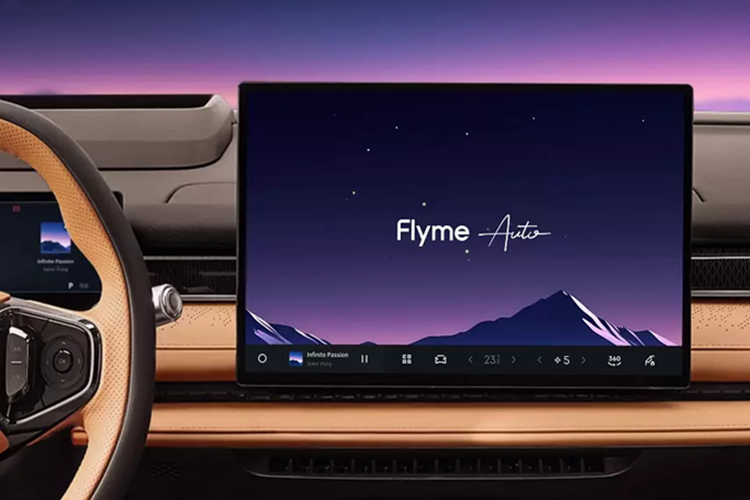 Chỉ biết rằng, xe sẽ có màn hình hiển thị thông tin kính lái HUD 25,6 inch với công nghệ thực tế ảo tùy chọn. Các màn hình của xe chạy bằng hệ điều hành Flyme Auto, tích hợp AI nội sinh nội DeepSeek. Khách hàng có thể trang bị thêm những trang bị tùy chọn như hệ thống âm thanh Flyme Audio 23 loa, bao gồm loa trên tựa đầu, công suất 2.000 W, cho xe.