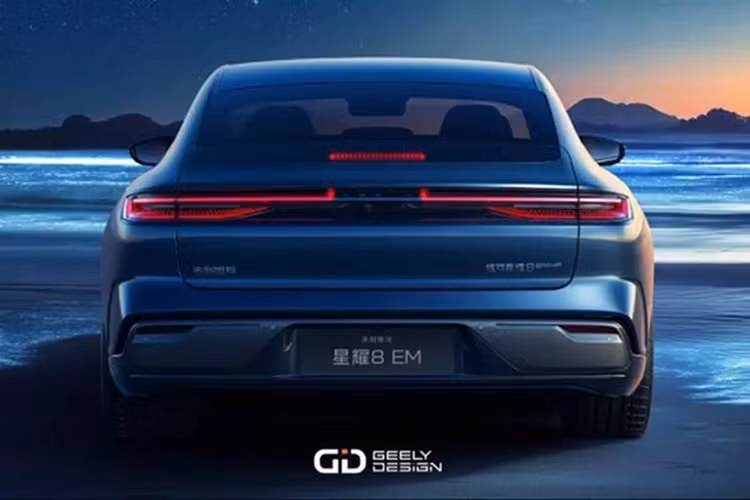 Cuối cùng là những công nghệ an toàn như tự lái bán tự động trên cao tốc, tự động nhập/lối ra đường cao tốc, chuyển làn tự động và tránh va chạm tốc độ cao. Những tính năng này nằm trong gói G-Pilot mới của Geely và chỉ dành cho bản cao cấp vốn được trang bị cảm biến LiDAR trên nóc. Hiện giá xe Geely Galaxy Starshine 8 chưa được công bố.