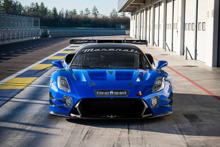 Trong mùa giải 2025, Maserati cũng giới thiệu gói nâng cấp mới Endurance Pack cho các đội đua tư nhân, gồm hệ thống đèn chiếu sáng phụ trợ, số đeo phản quang, các cảm biến bổ sung, hệ thống đèn UV trong nội thất...
