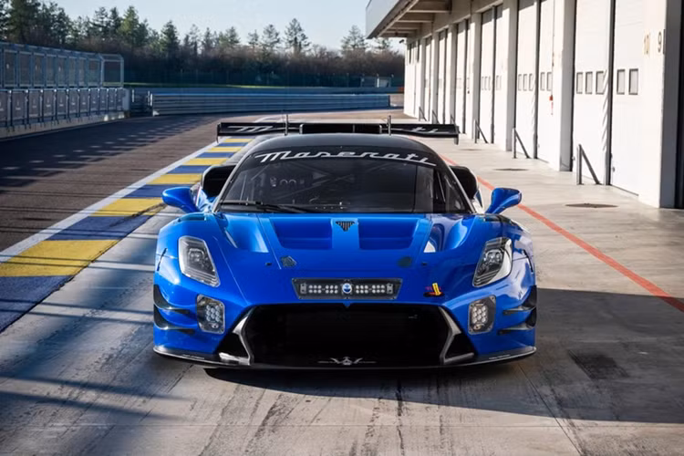 Trong mùa giải 2025, Maserati cũng giới thiệu gói nâng cấp mới Endurance Pack cho các đội đua tư nhân, gồm hệ thống đèn chiếu sáng phụ trợ, số đeo phản quang, các cảm biến bổ sung, hệ thống đèn UV trong nội thất...