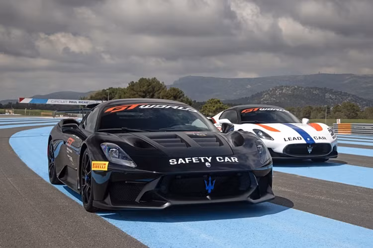 Maserati GT2 Stradale sở hữu thiết kế khí động học đặc trưng, công suất cũng được tăng lên mức 640 mã lực. Cả 2 đều sử dụng hộp số 8 cấp và hệ dẫn động cầu sau.