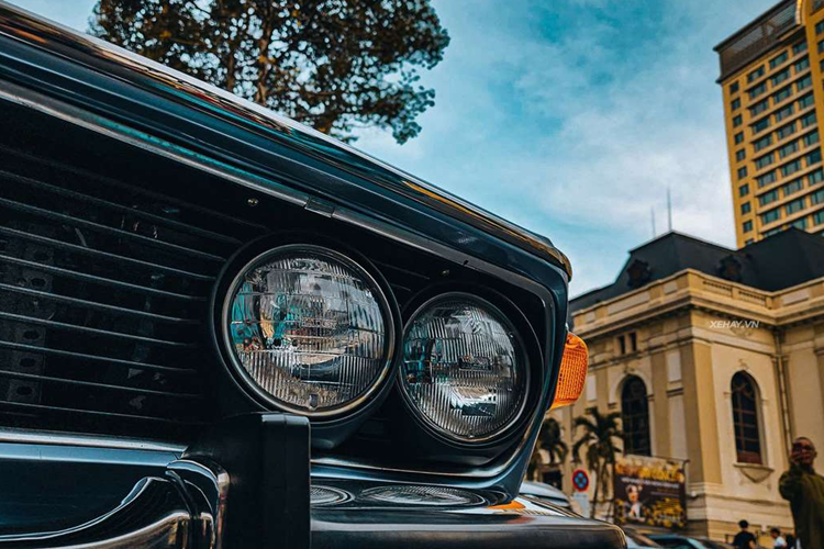 Xe được phát triển trên khung gầm chuyên dụng dành cho xe đua từng được sử dụng ở các giải đua European Touring Car Championship và Deutsche Rennsport Meisterschaft.