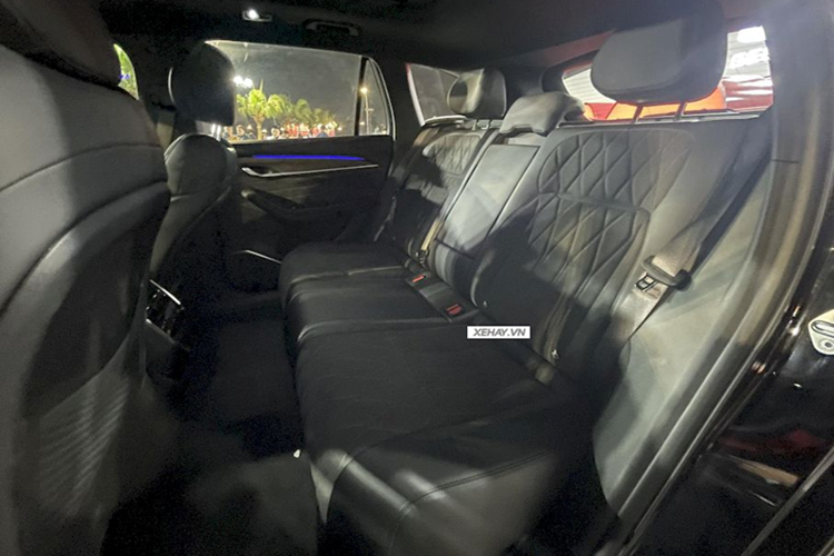 EX5 nổi bật với động cơ điện mạnh mẽ 218 mã lực, mô-men xoắn 320 Nm, pin dung lượng 60,2 kWh cho phép xe di chuyển tới 430 km mỗi lần sạc đầy.