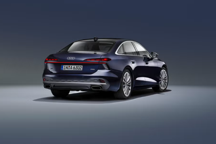 A6 2025 được phát triển trên khung gầm Premium Platform Combustion (PPC), dùng chung với Audi A5. Xe trang bị hệ thống treo khí nén thích ứng, tùy chọn đánh lái bốn bánh nhằm tối ưu độ ổn định khi vào cua ở tốc độ cao. Bộ mâm hợp kim có kích thước từ 19 đến 21 inch, phù hợp với nhiều cấu hình khác nhau.