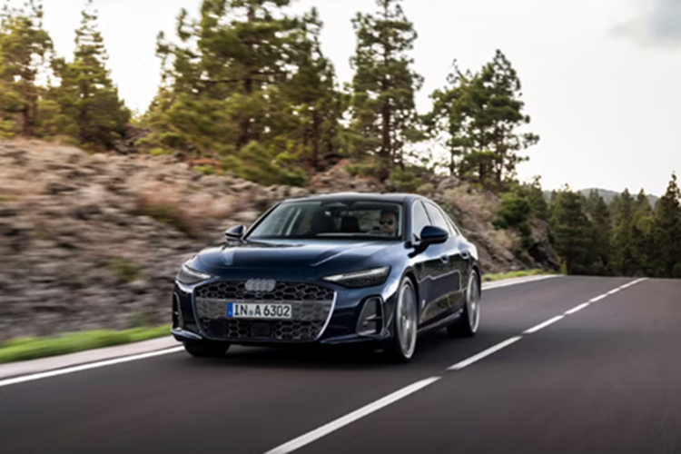 A6 2025 hiện đã đi vào sản xuất tại nhà máy Neckarsulm (Đức). Mức giá xe Audi A6 2025 hạng sang này có mức khởi điểm từ 55.500 euro (tương đương 1,62 tỷ đồng) tại châu Âu. Dự kiến, xe sẽ được bàn giao đến tay khách hàng trong mùa hè năm nay.