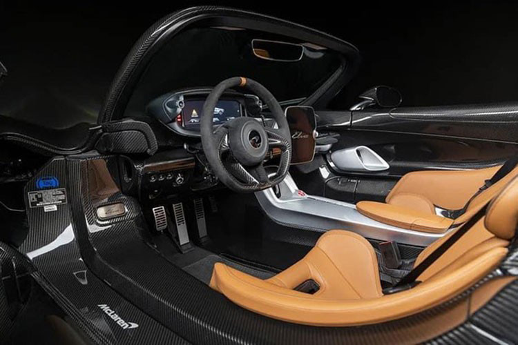 Siêu phẩm McLaren Elva ban đầu được dự kiến sản xuất 399 xe nhưng sau đó đã được điều chỉnh giảm 100 chiếc chỉ còn 299 xe và hãng xe Anh quốc còn có 1 lần điều chỉnh xuống chỉ 149 chiếc.