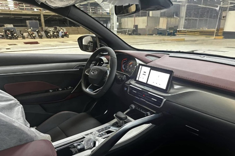 Geely Coolray được định vị ở phân khúc SUV/crossover hạng B, xe sẽ là đối thủ cạnh tranh với: Mitsubishi Xforce, Toyota Yaris Cross, Kia Seltos và Hyundai Creta. 